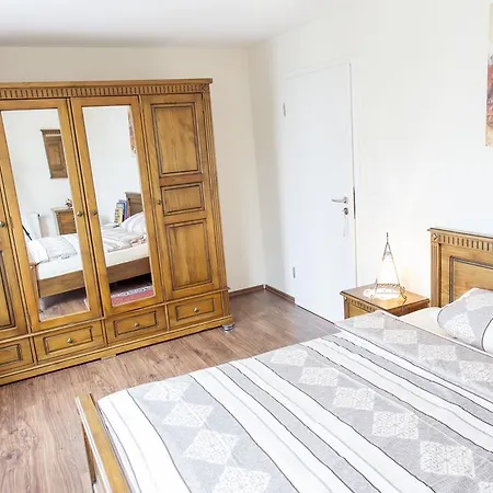 Deutsche Messe - Private Exhibition Center Homestay *