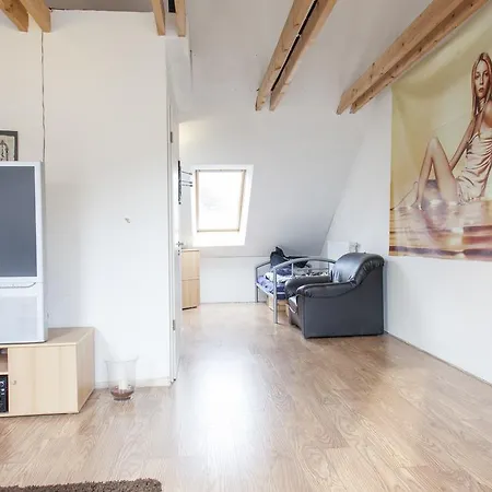 Homestay Deutsche Messe - Private Exhibition Center *