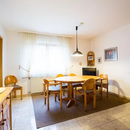 Deutsche Messe - Private Exhibition Center Homestay *
