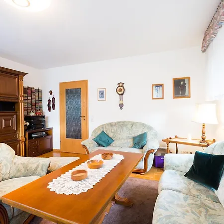 Deutsche Messe - Private Exhibition Center Homestay *