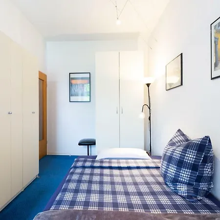 Deutsche Messe - Private Exhibition Center Homestay