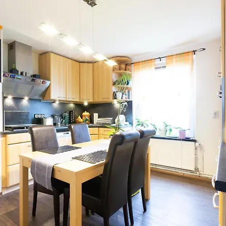 Deutsche Messe - Private Exhibition Center Homestay