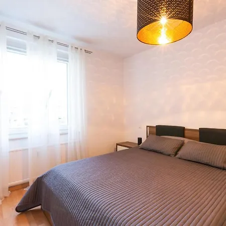 Homestay Deutsche Messe - Private Exhibition Center *